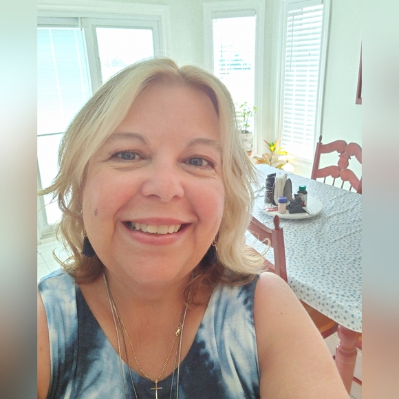 Meet your Posher, Michele - Picture 1 of 1